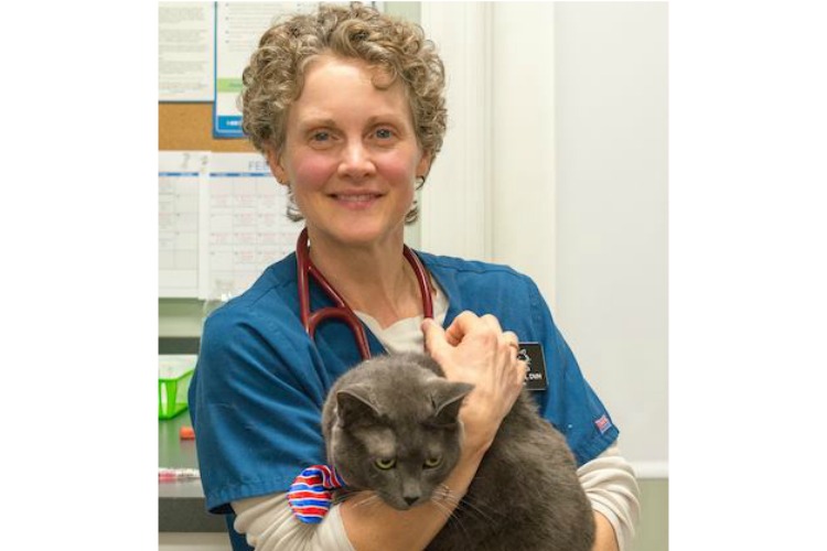 Pets In Need veterinarian Dr. Stacey Benton, recipient of the 2018 Sarah Grant Barber Award for Outstanding Faculty Advisor at the UC Blue Ash Vet Tech Program
