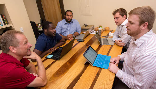 UC law students advise small business owners who are part of MORTAR's entrepreneurial program.