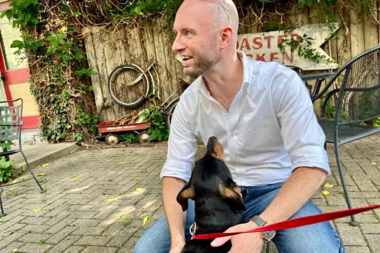 York St. Cafe owner Billy Cole gave Vincent some great pets. He is frequently visited by his wife and their dog at the cafe due to his busy schedule. 