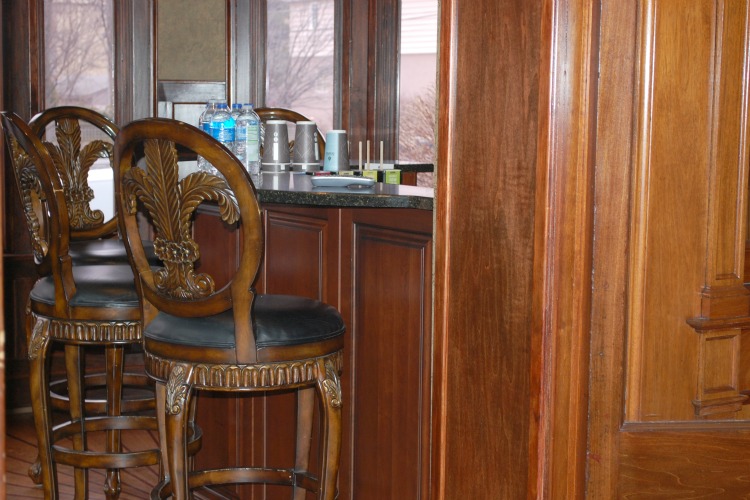 A small bar area offers space to relax after (or during!) work.