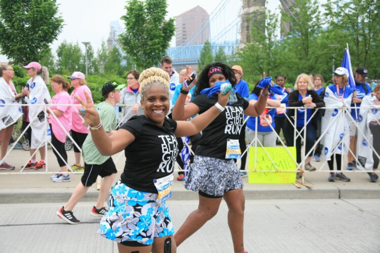 During the Flying Pig Marathon, there are cheer squads and "capsules" that allow runners to compete with people at a similar level while locals support them along the way.