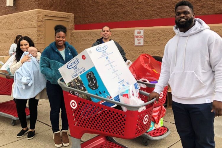 Bengals defensive tackle Geno Atkins and his family continuously give back to the community.