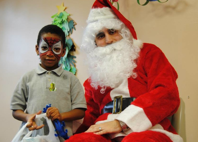 Santa visits the Interfaith Hospitality Network shelter