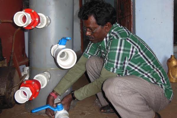 AguaClara recently installed its Enclosed Stacked Rapid Sand Filters (EStaRS) in Ranchi, Jharkhand. The filters are part of its first pilot project in India, in the Gufu Village.