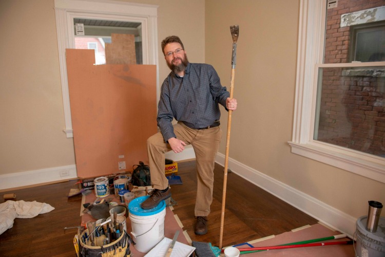 David Hastings helps clients become homeowners.