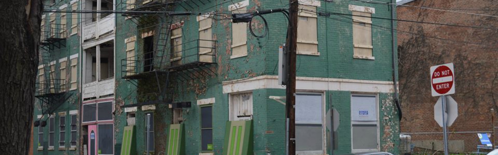 The 100% Housing Initiative is working to fix up vacant homes for residents in need.
