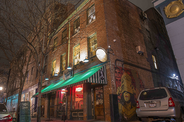 Man v. Food visited Arnold's Bar & Grill