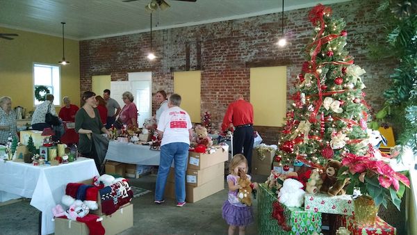 Community members gathered for last year's ornament swap in Mt. Healthy.