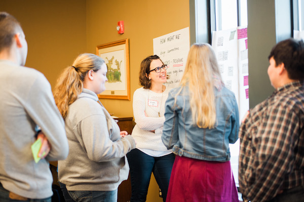 Researchers and community members interact at a recent DI brainstorming sesson.