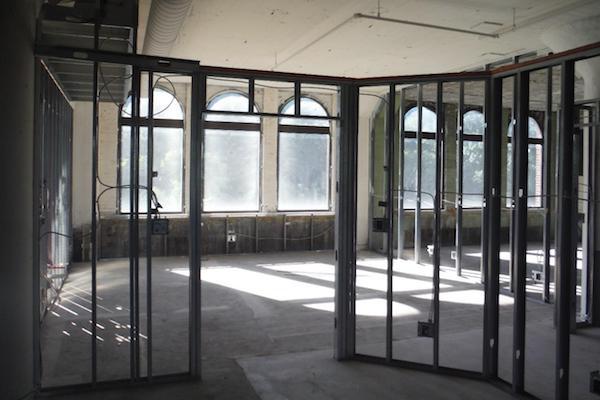  A framed apartment with a view on the seventh floor. 